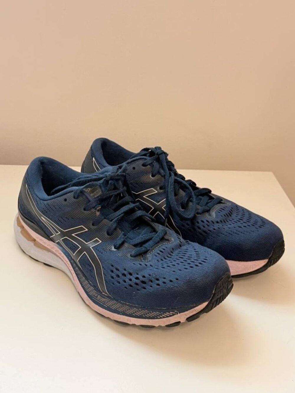 Asics - GEL-Kayano 28 in Blue & Pink - Size 8.5W